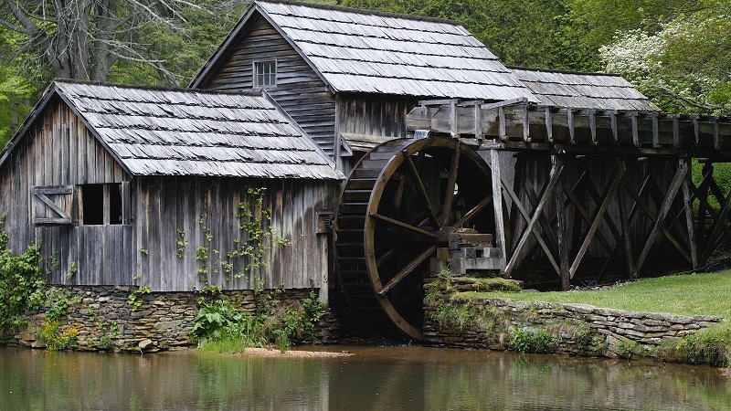 A waterwheel that uses gravity as an energy source