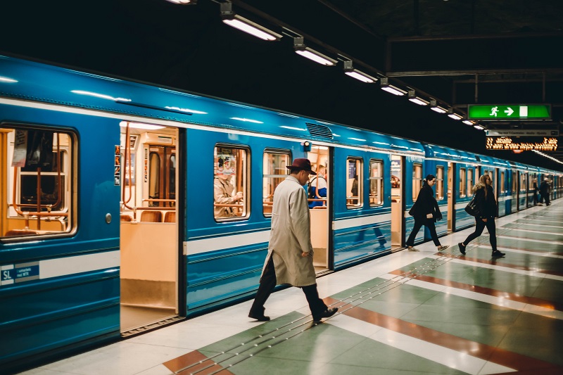 A train arriving at a station - to illustrate how not to get lost in thought and be more mindful